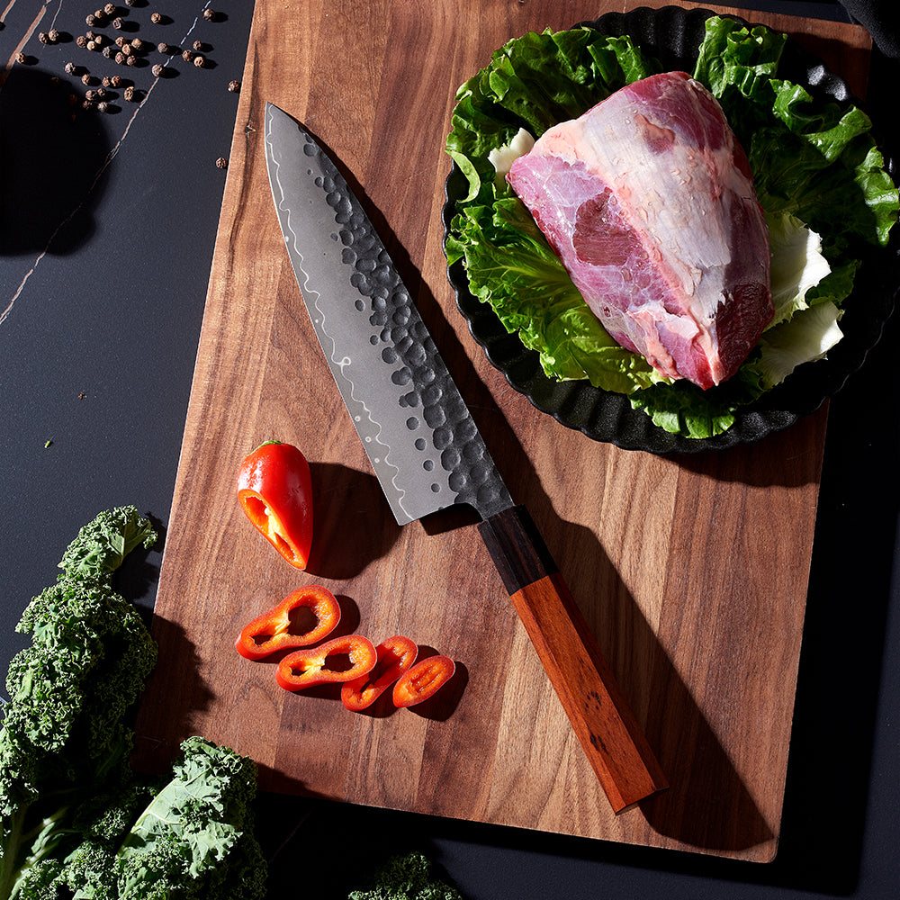 Cuchillo Chef #8, mango forjado, hoja de acero negro de alto carbono