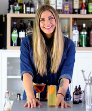 Cargar imagen en el visor de la galería, A Bartender&#39;s Guide to the World: Cocktails and Stories from 75 Places.