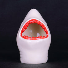 Cargar imagen en el visor de la galería, Tki tiburón blanco con diente rojo 300ml.