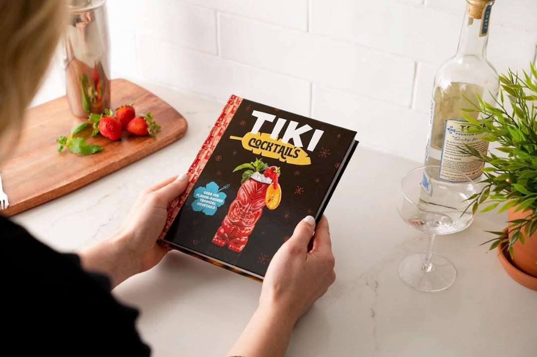 Tiki Cocktails: Over 50 Modern Tropical Cocktails (en Inglés)