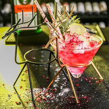 Cargar imagen en el visor de la galería, Vaso creativo para cóctel, vasos de Martini con forma de ciervo de hierro de 160ml y 5oz.
