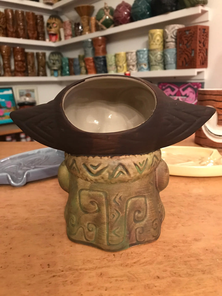 Taza Keiki Bob de Tiki Tony - para TikiLand Trading 17 onz.