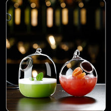 Cargar imagen en el visor de la galería, Vaso de Cóctel único para Pub, vaso colgante de vidrio para Martini con soporte.