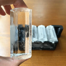Cargar imagen en el visor de la galería, Molde Hielo Transparente Cubos largos de 8 cavidades –  7.5cm x 1.5cm x 1.5cm