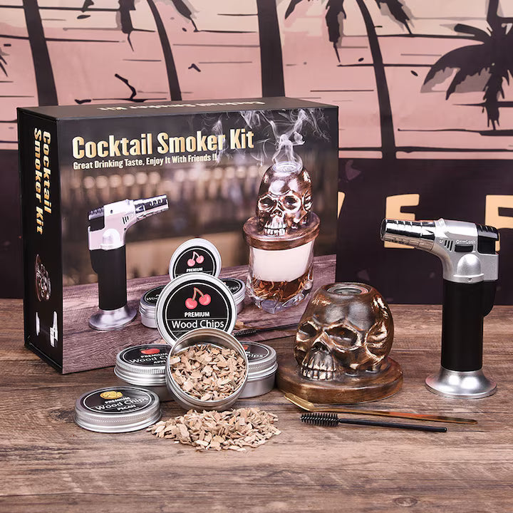 Kit Ahumador SKULL Arcilla de whisky bourbon, con 4 chips de madera y soplete.