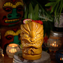 Cargar imagen en el visor de la galería, Tiki manos taza 660 ml