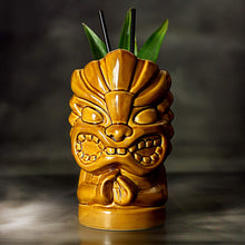 Cargar imagen en el visor de la galería, Tiki manos taza 660 ml