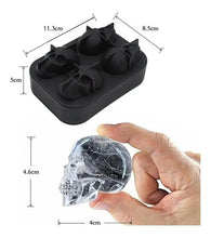 Cargar imagen en el visor de la galería, Molde de hielo de silicona de 4 secciones - Forma de calavera