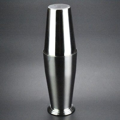 Coctelera Boston de acero inoxidable 28/20oz con base escalonada.